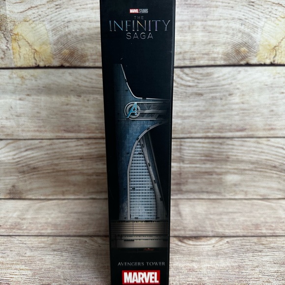 Avengers Tower 3D Puzzle Marvel Avengers Age of Ultron Infinity Saga - Picture 3 of 5